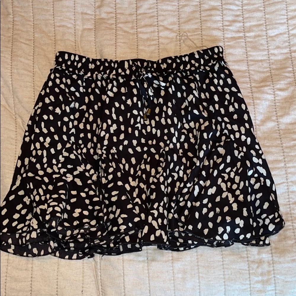 black skirt